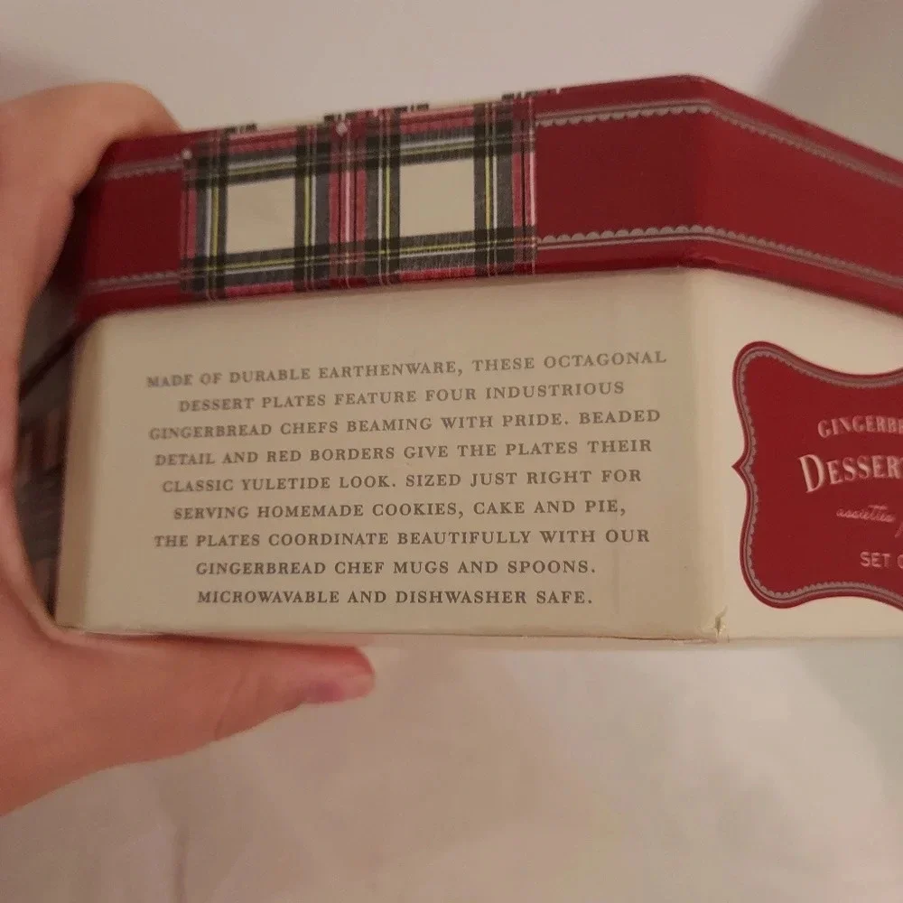 Williams-Sonoma Set of Four Gingerbread Chef Dessert Plates - 7.75 inch Diameter